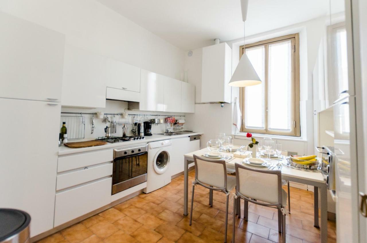 Roomy Central Apartment Milan Exterior photo